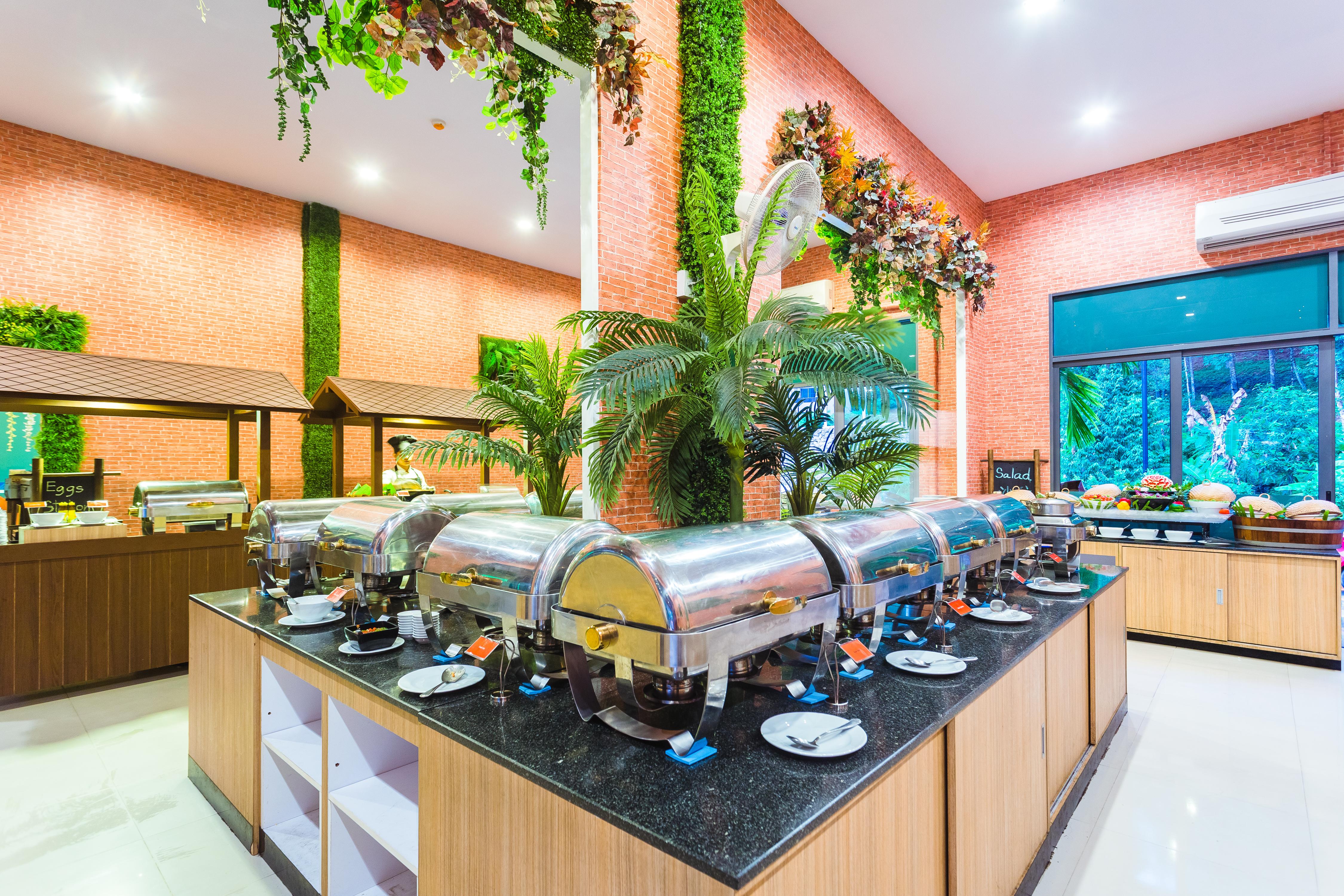 Patong Bay Hill Hotel Exterior photo