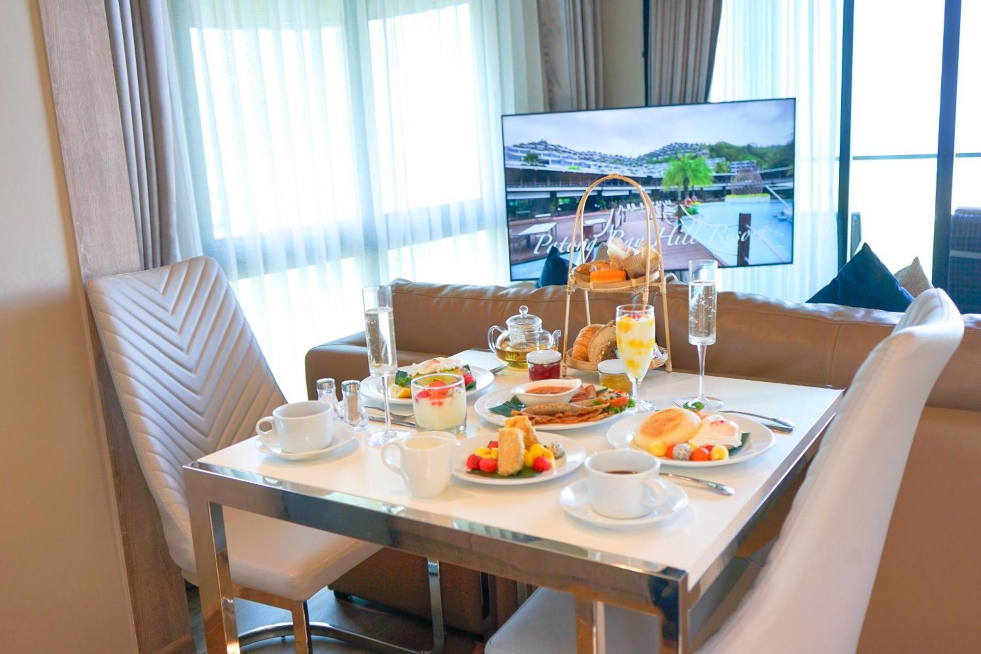 Patong Bay Hill Hotel Exterior photo