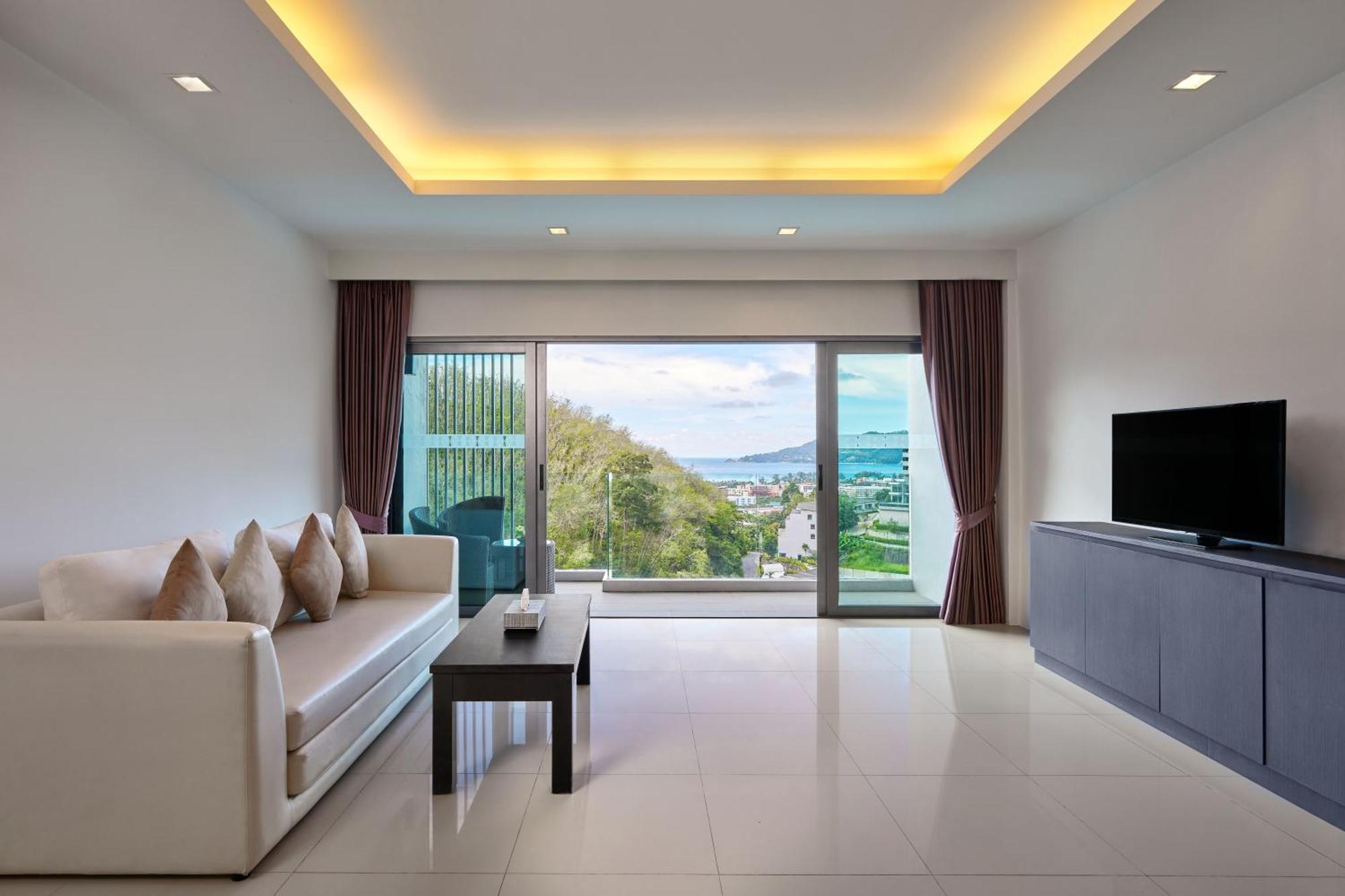 Patong Bay Hill Hotel Exterior photo