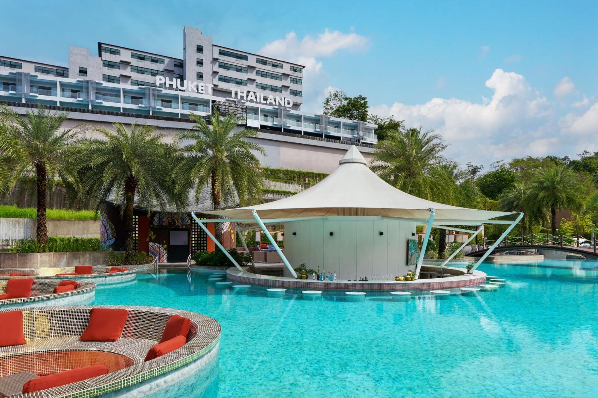 Patong Bay Hill Hotel Exterior photo