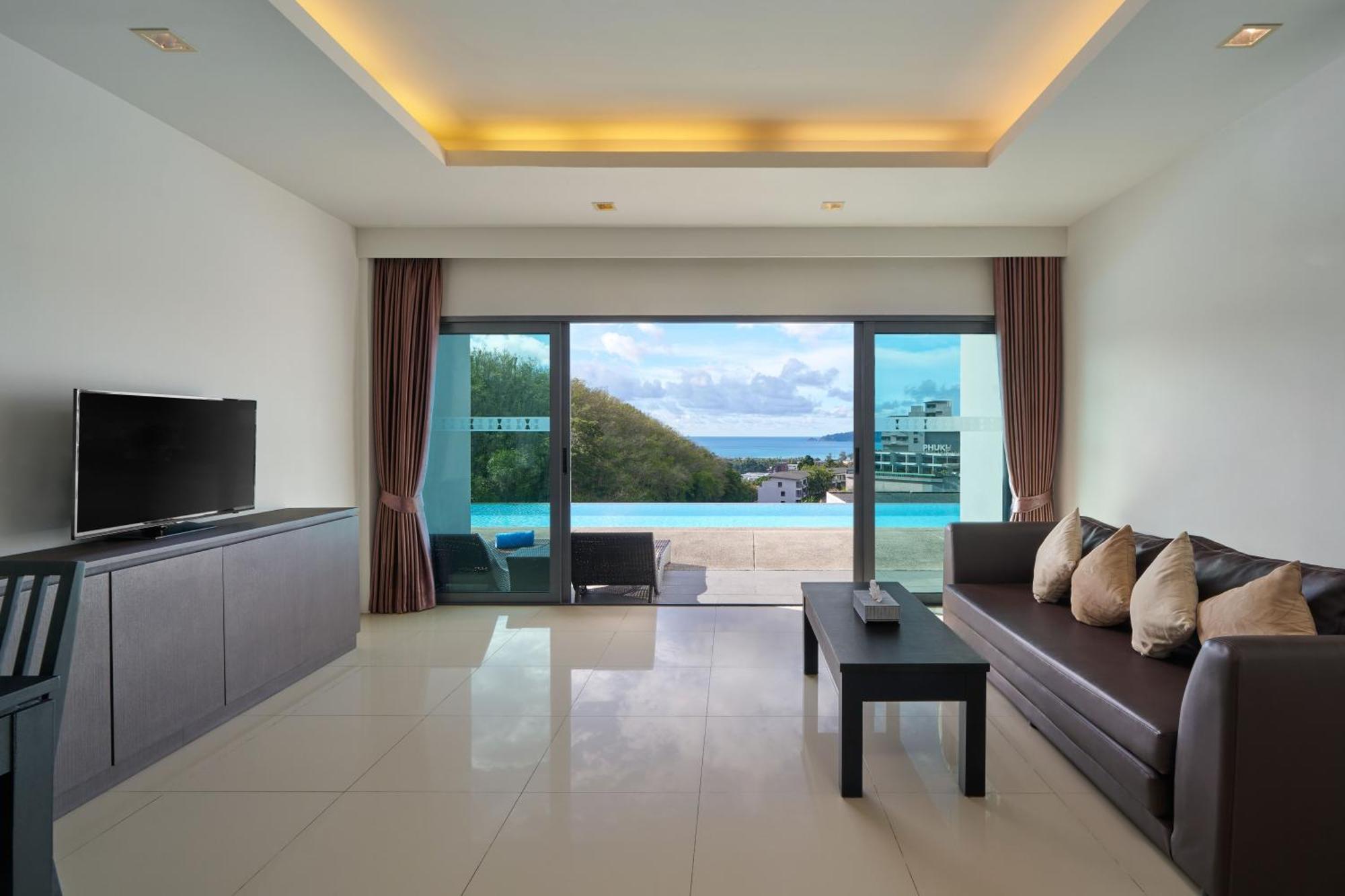 Patong Bay Hill Hotel Exterior photo