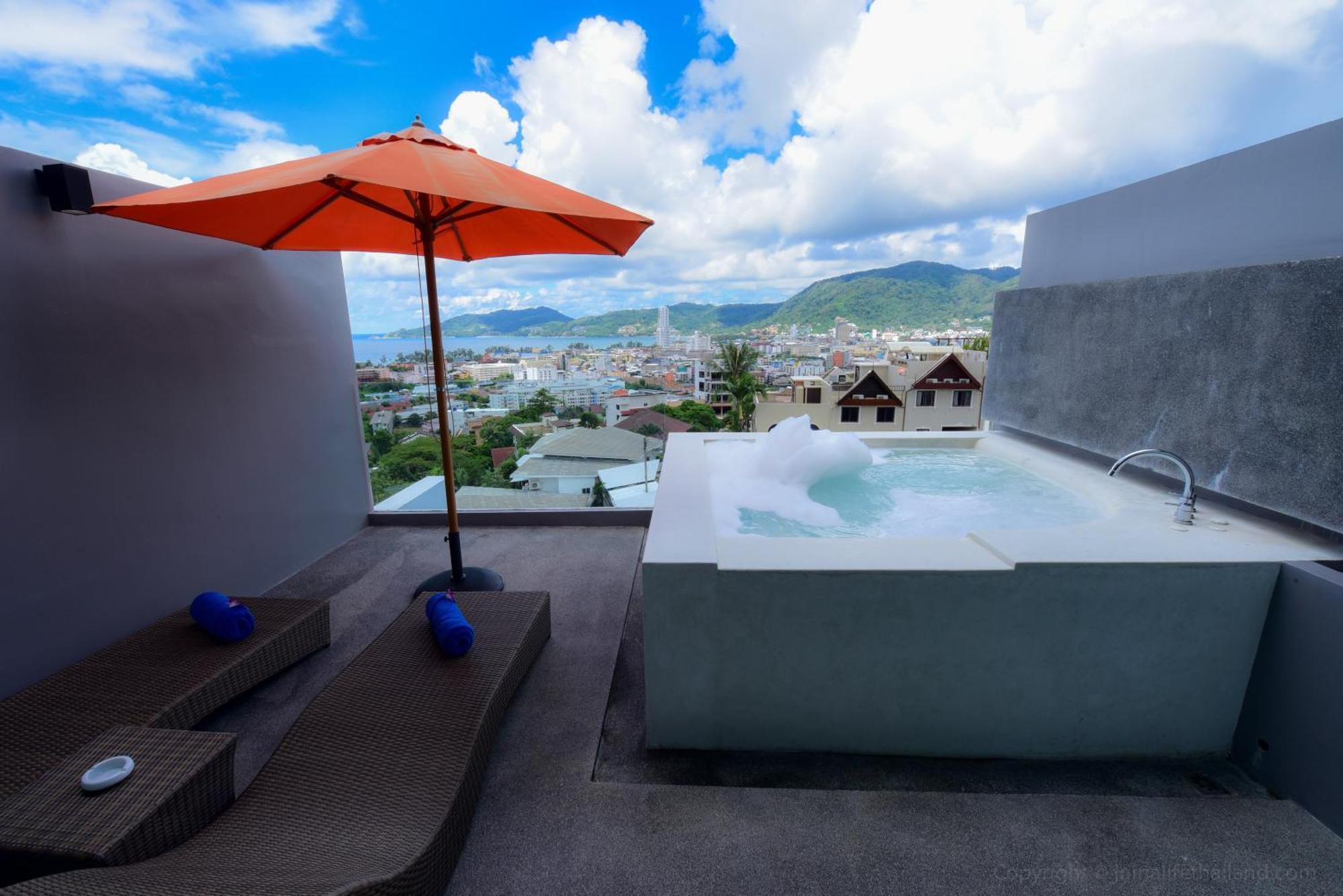 Patong Bay Hill Hotel Exterior photo